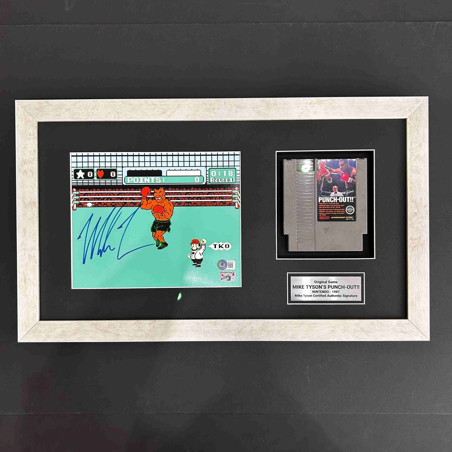 MIKE TYSON / Signature jeu Punch Out Nintendo Nes - Certification