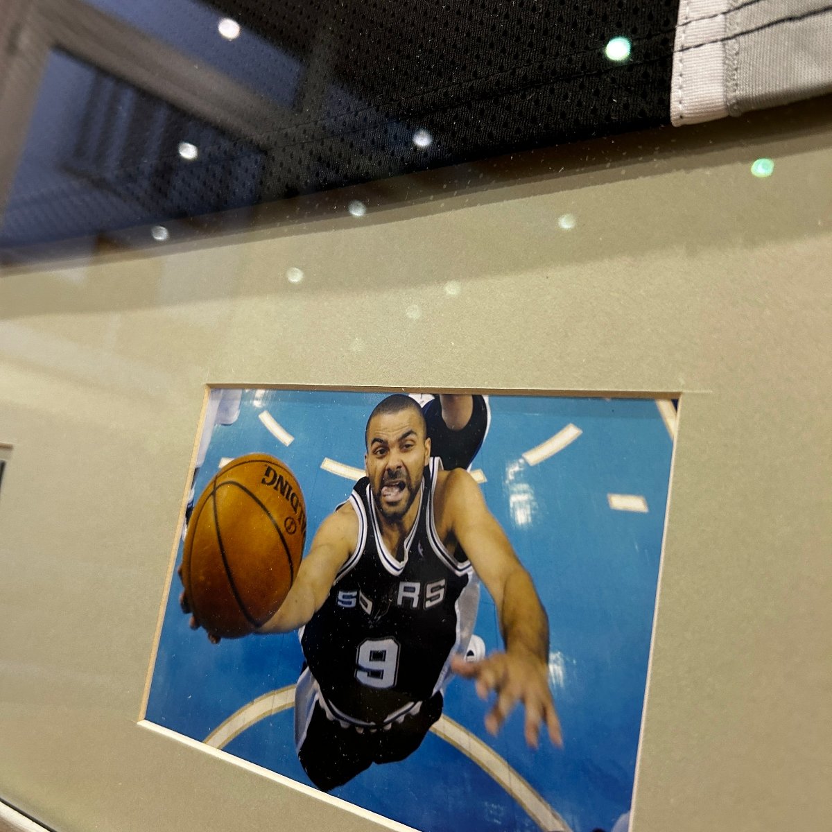 TONY PARKER / Maillot NBA Spurs signé - certification
