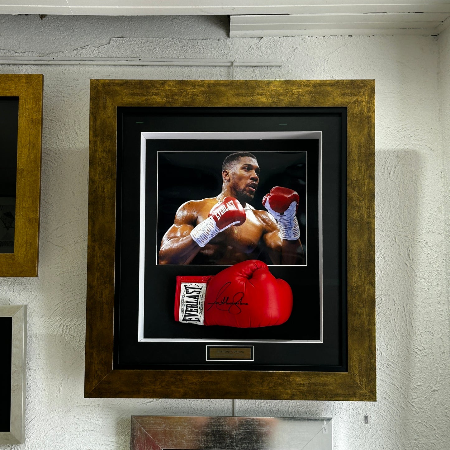 ANTHONY JOSHUA / Signature sur Gant de Boxe Everlast rouge - Certification