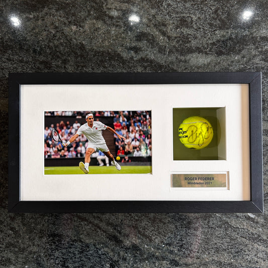 ROGER FEDERER / Signature sur balle de Tennis - Wimbledon 2021