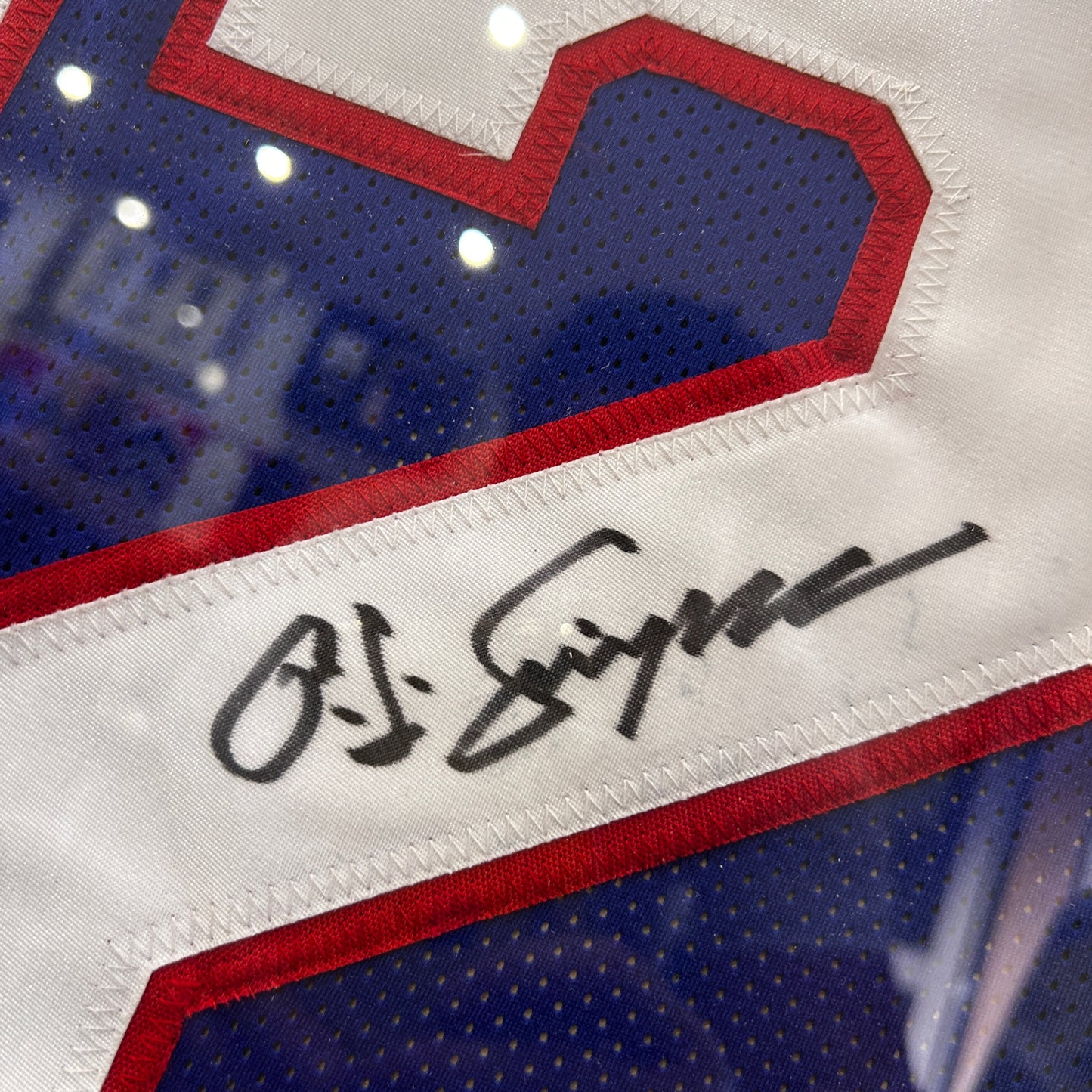 O.J SIMPSON / Signature sur maillot de NFL Bills de Buffalo