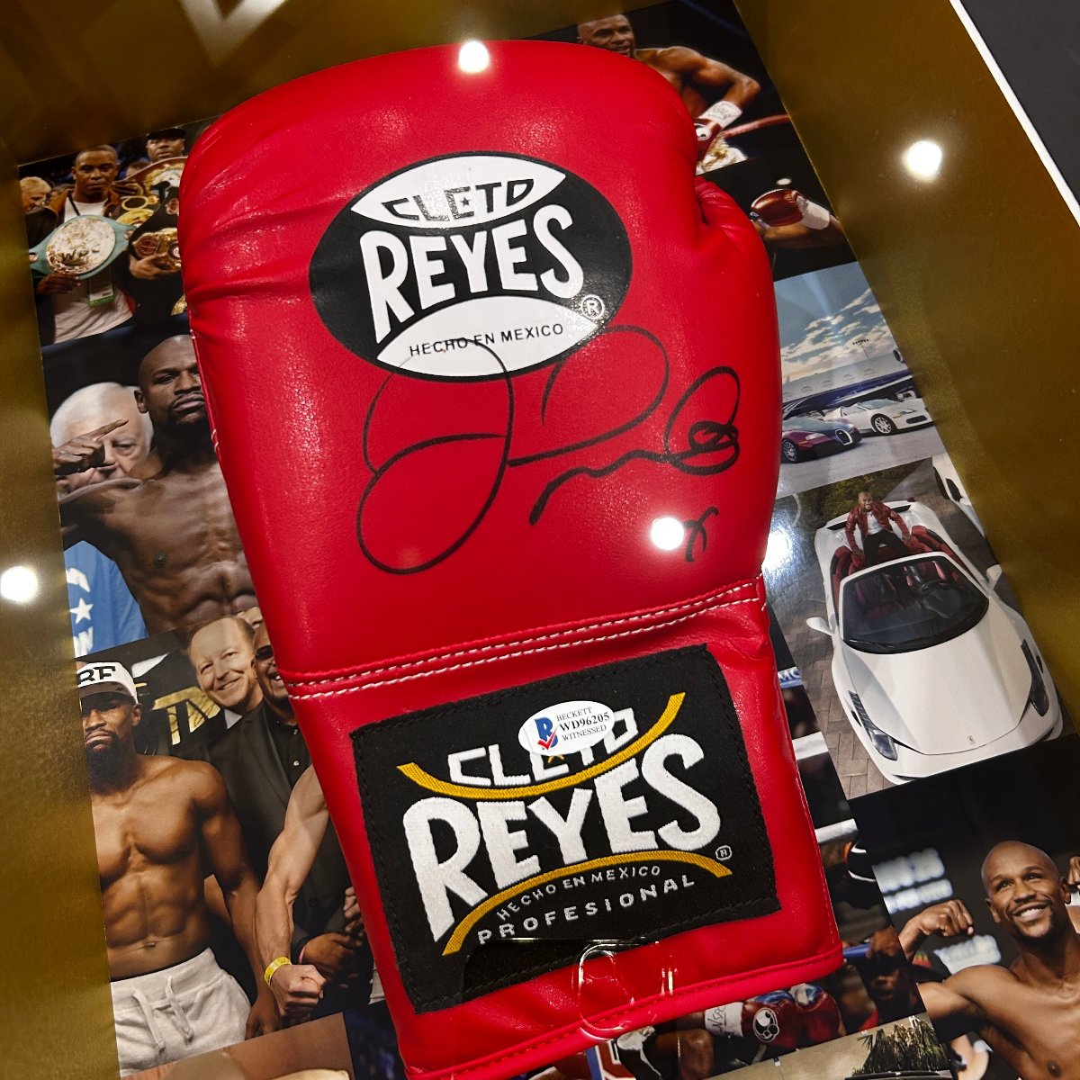 FLOYD MAYWEATHER / Signature sur gant de boxe Reyes rouge