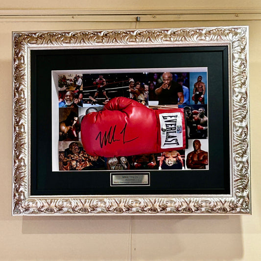 MIKE TYSON / Signature sur gant Everlast Rouge - Certification