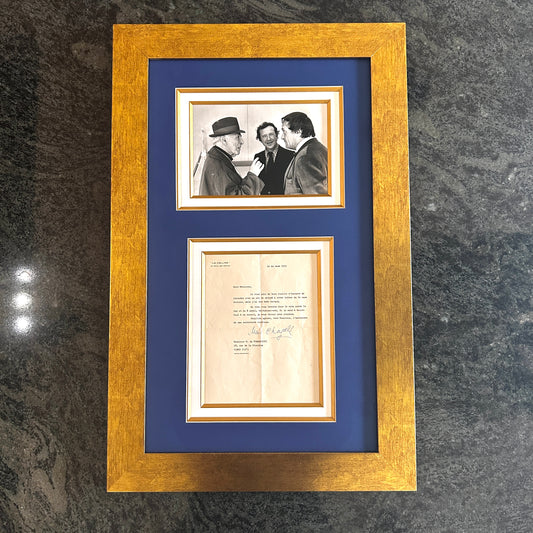 Lettre de et signée par Marc Chagall à Frédéric de Towarnicki + Photo de Presse