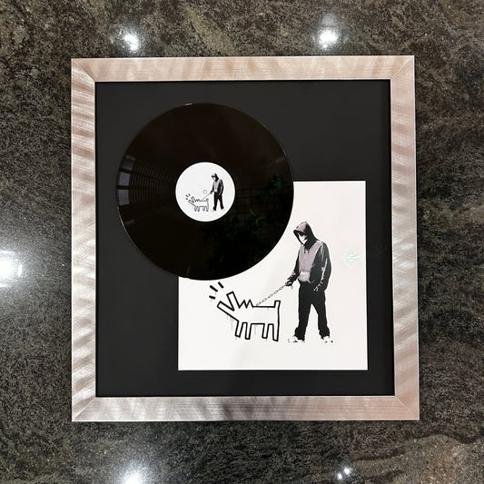 VINYLE et POCHETTE BLANCHE SERIGRAPHIEE BANKSY (d'après) - BARKING DOG (Keith Haring)
