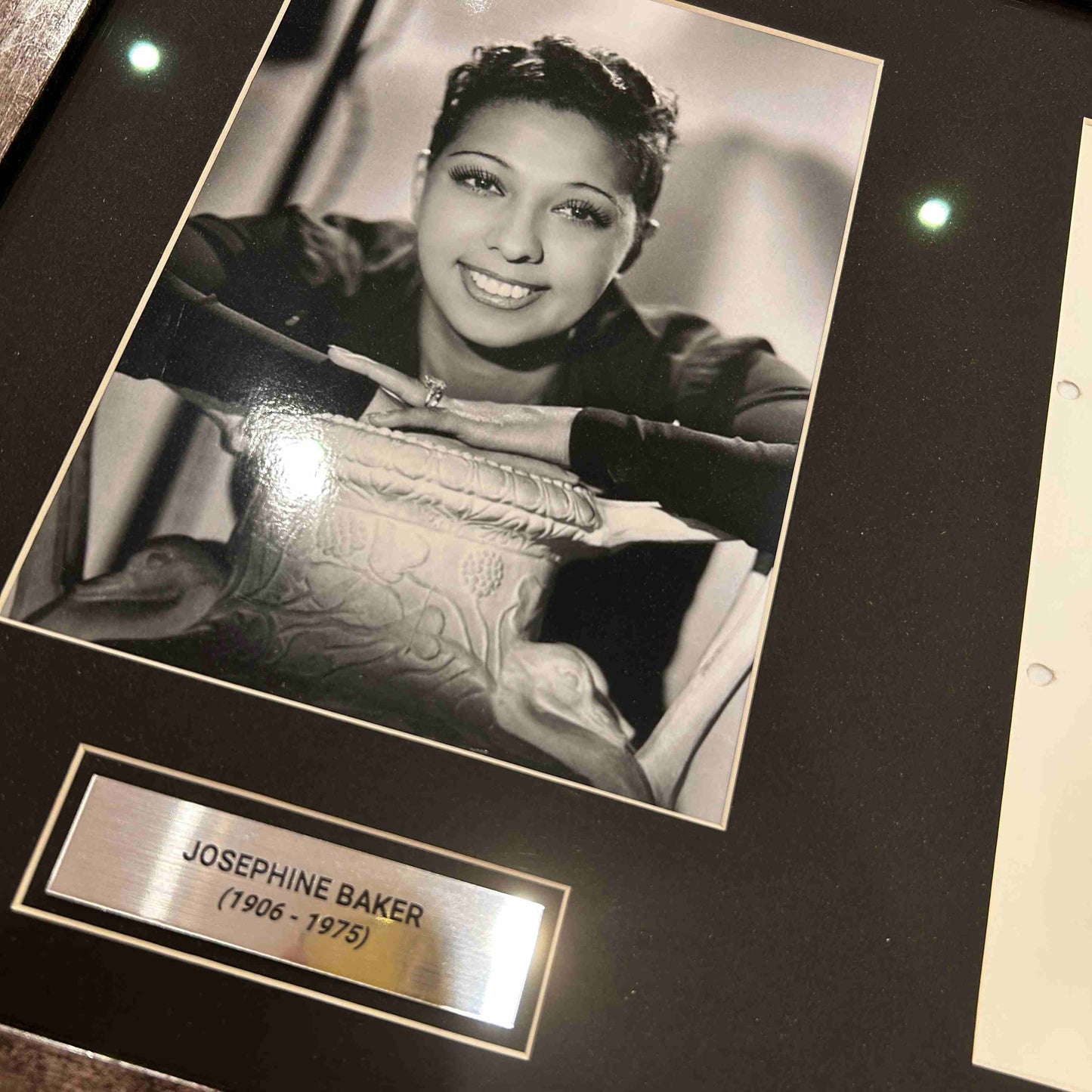 JOSEPHINE BAKER / Lettre signée - Certifcation