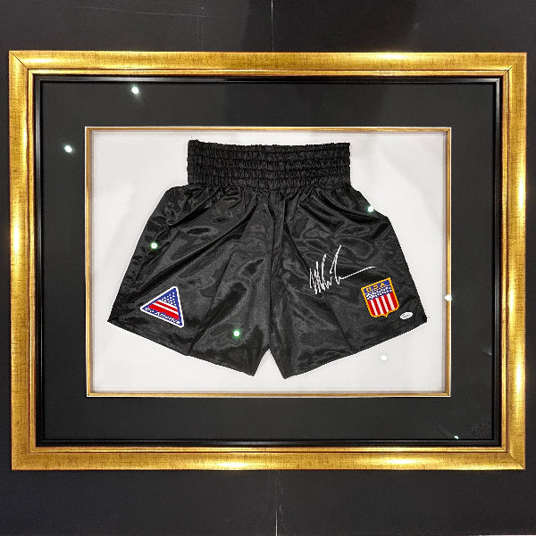 MIKE TYSON - Signature sur short  - Certification