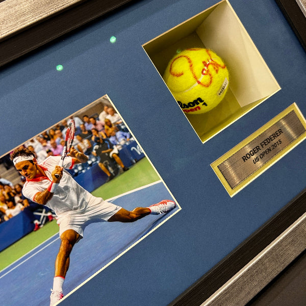 ROGER FEDERER / Signature sur balle de tennis US OPEN